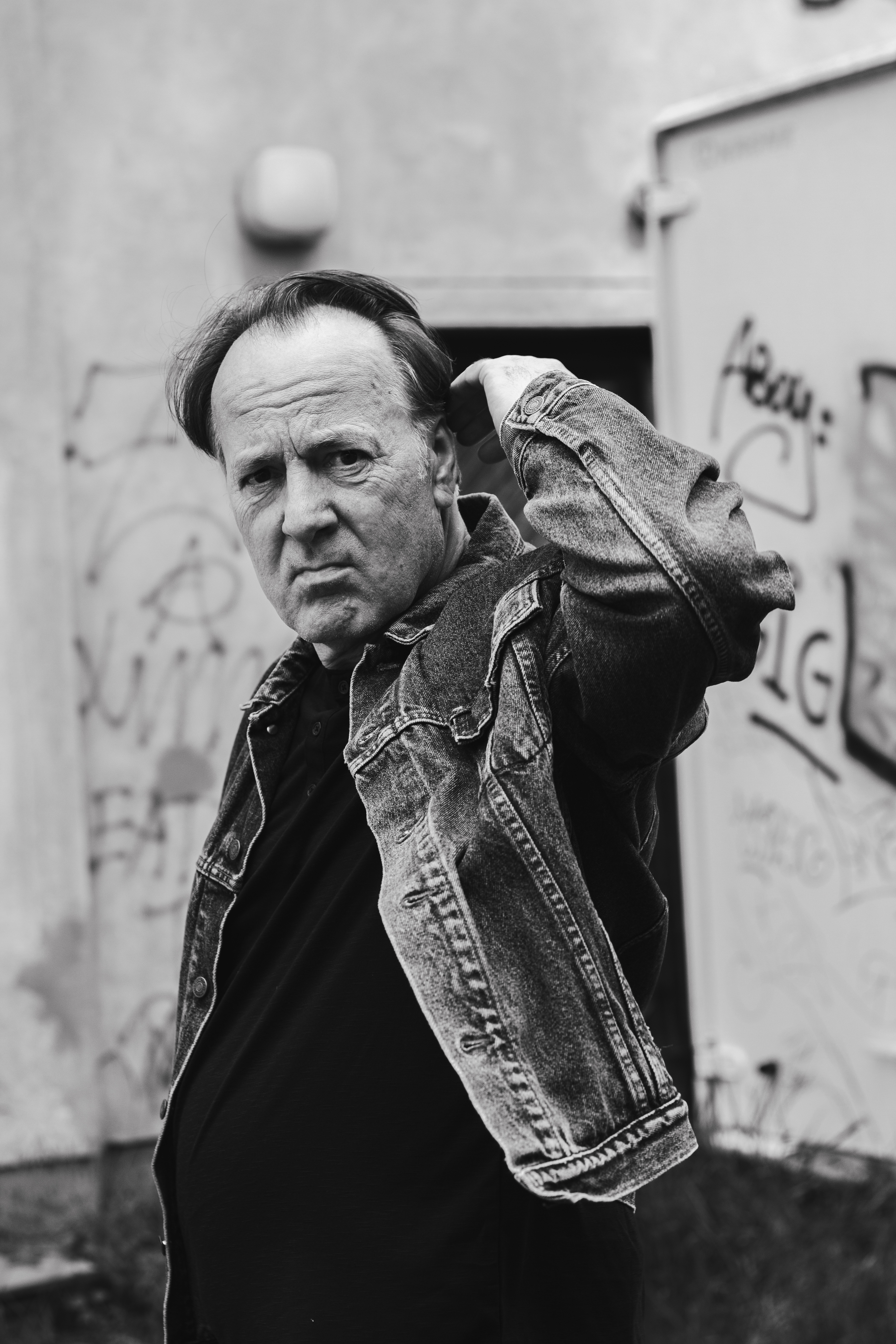 Michael Schupke – filmisches Charakterportrait in Jeansjacke